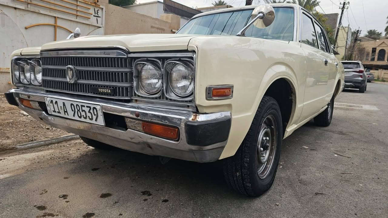 السلام عليكم الغوالي اكراون مديل ١٩٧٧ رقم بغداد الجديد هزه جديده تعمير جديد خير من الله مكينه ٤ ابلاد سياره جاهزه من كلشي مكان السياره بغداد مقابل مرور الطوبجي اي استفسار اتصل ***********
