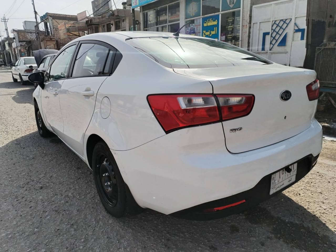 سلام عليكم كيا ريو مديل 2013، الون ابيض بسم اخوي رقم نجف السياره خير من لله تبريد حداديه تخم تاير كير مكينه كفاله السياره بيها جاملغ امامي مبدل وبيه يم قبق البانزين بالدور صبغ فقط *********** النجف حي الفرات السعر 85  وبيها مجال بسيط النجف, العراق

