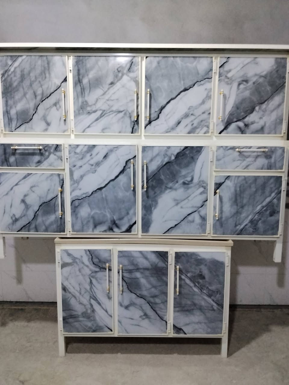 السلام عليكم تم وصول أنواع الكاونترات  نوع بنل بشرط توصا طول مترين مع سنك مرمر العنوان بعقوبة صناعه الثالثه عل عثمانيه ***********
