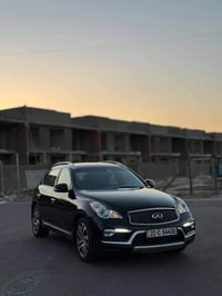 إنفنتي qx50 للبيع موديل 2017  رقم مميز  السيارة فول مواصفات  ماشية ٧٥....