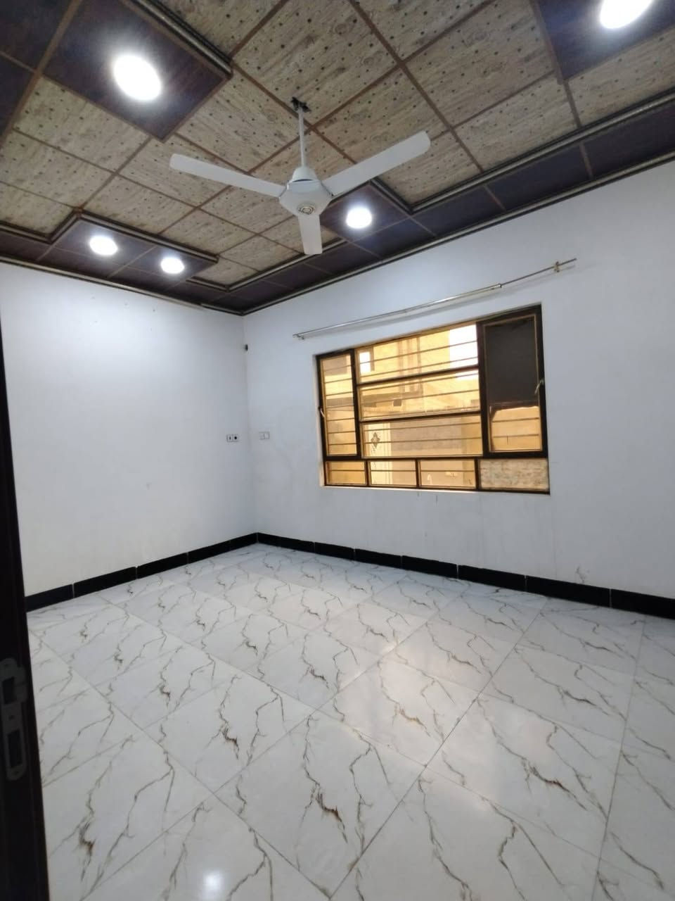 السلام عليكم
دار للإيجار 180 متر
حي الملايين الثانية قرب جامع العادل
سعر الايجار 275 الف
مطلوب موظف وعائلة صغيرة
ودفع إيجار اول شهرين مقدماً
حسب رغبة صاحب البيت
https://maps.app.goo.gl/jor1ULtfPBs8XE9i6
وهذا موقع الدار

***********
