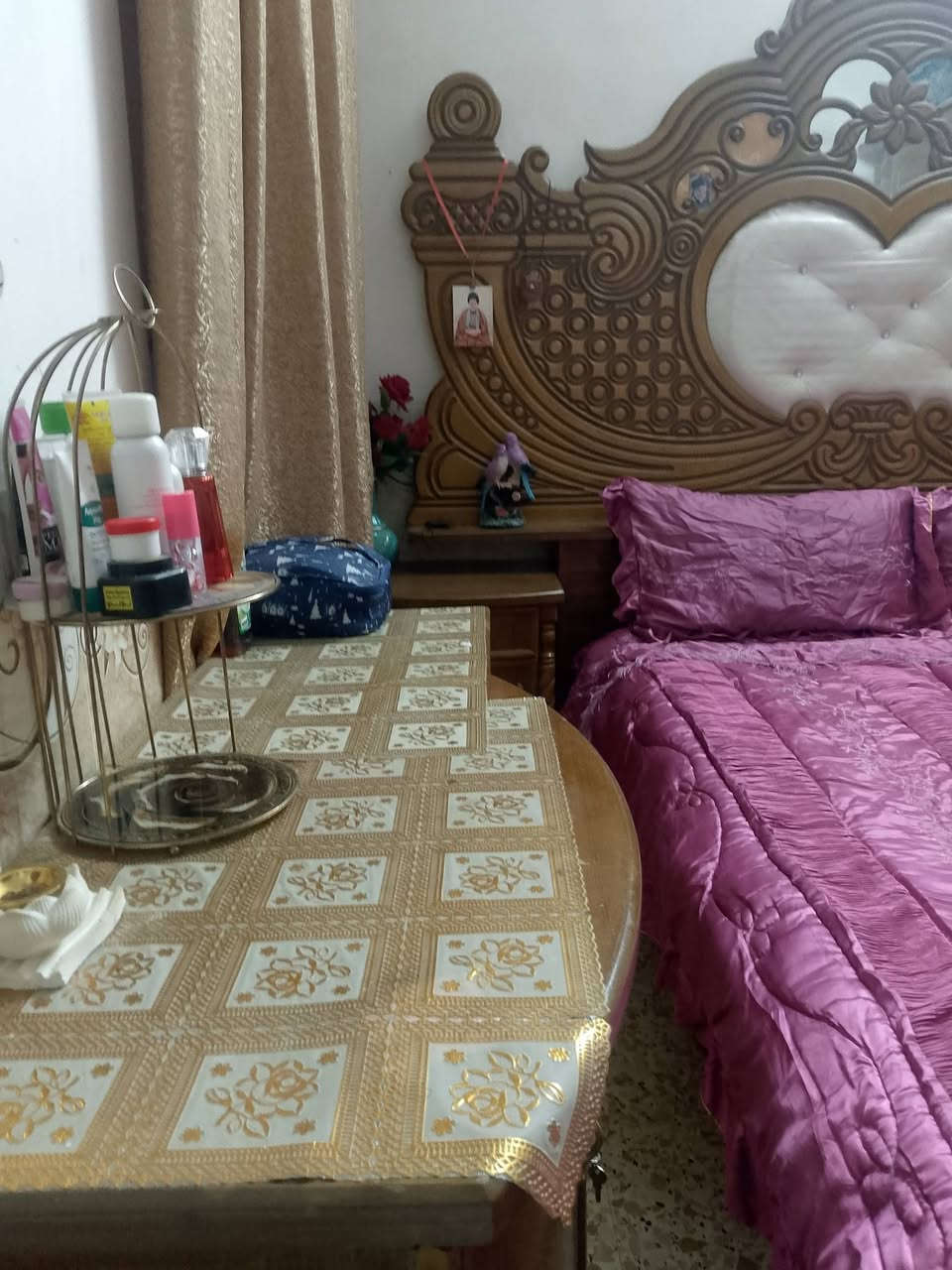 غرفه نوم تزكام خشب عراقي السعر مليون ونص وبيها مجال الاستفسار ***********
