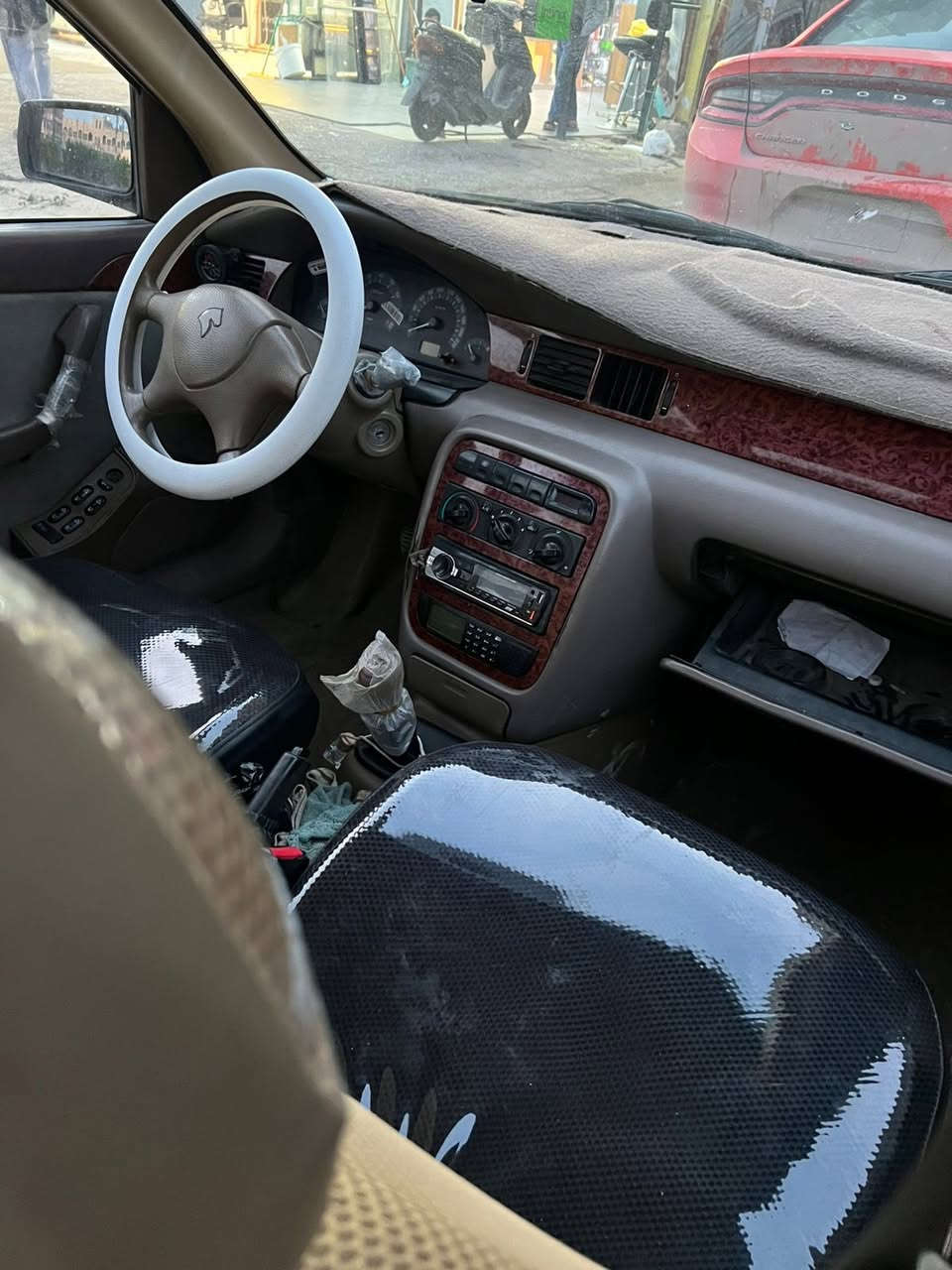 السلام عليكم البيع موديل ١٣  مكان سياره بغداد مدينه الصدر سياره شكد متصور جديده دوشمه  عامه ربع مذب عليهه كبل الشارع *********** السعر ٤٠
