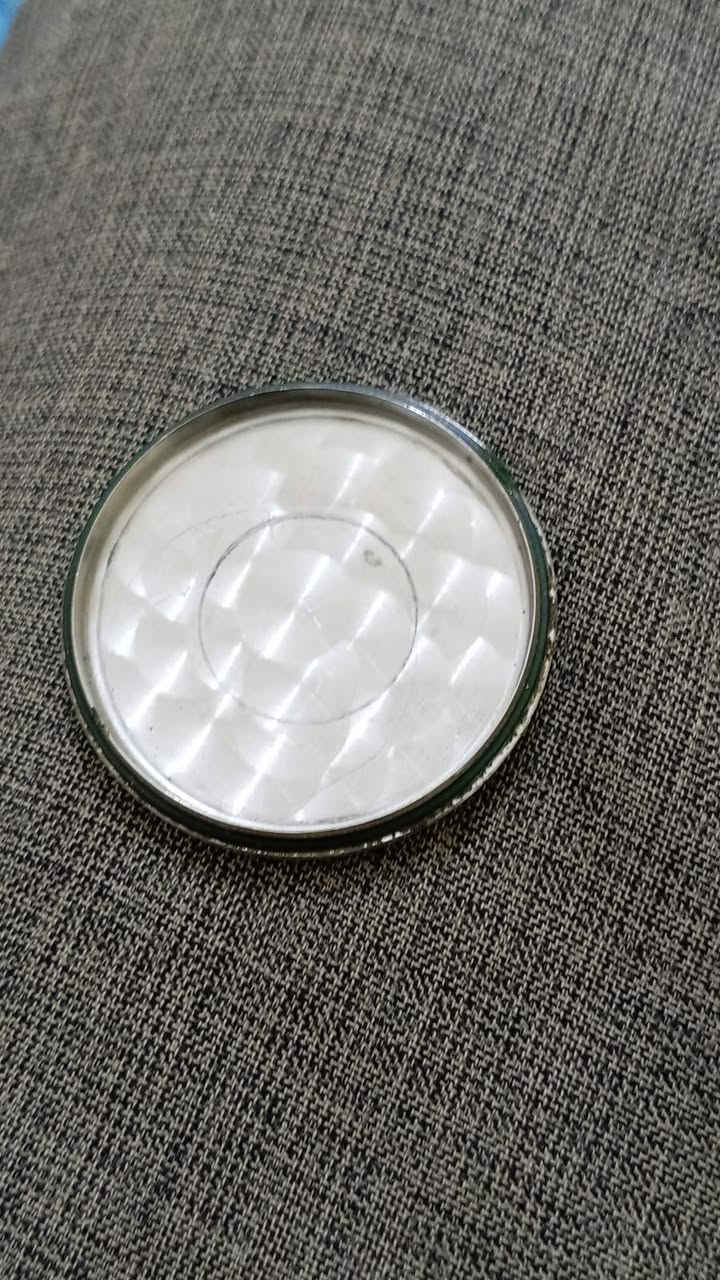 السلام عليكم 
بعد أذن القائمين على الاداره 
ساعه ماركه دوجينا 
سويسري اوتماتك
قطر الساعه ٣٥ ونص
نضافه ممتازه مينه لوك
سير جلد طبيعي مستبدل
وقت مظبوط
السعر ١٥٠ الف 
يوجد توصيل جميع محافظات العراق 
تواصل وات ساب
***********
