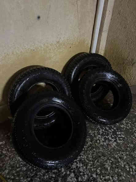 للبيع تخم تاير دلوب صيني  جديد بعده احمر ماماشيات متر لحجم16/265 السعر 400وبيهن مجال قليل ول ماعنده ياخذهن بلاش ويروح وبعيوني العنوان نجف لأشرف 
لاتصال***********
