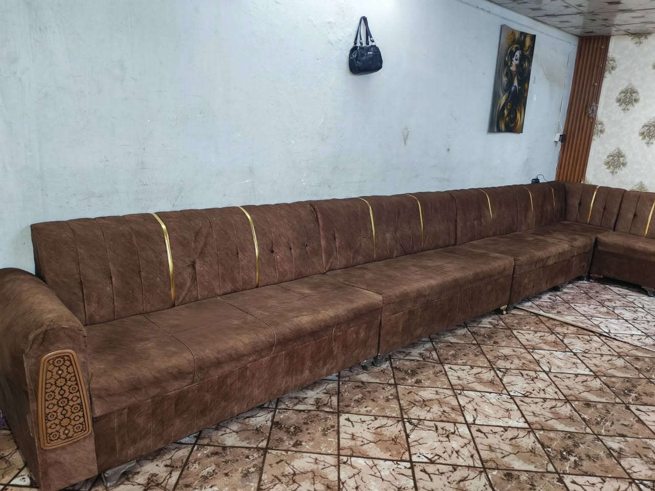 ديوان 14 مقعد تسكام بلوك اسود حيل نضيف مابي اي ضرر السعر 300 العنوان الكاضميه يوجد توصيل بكروه ***********
