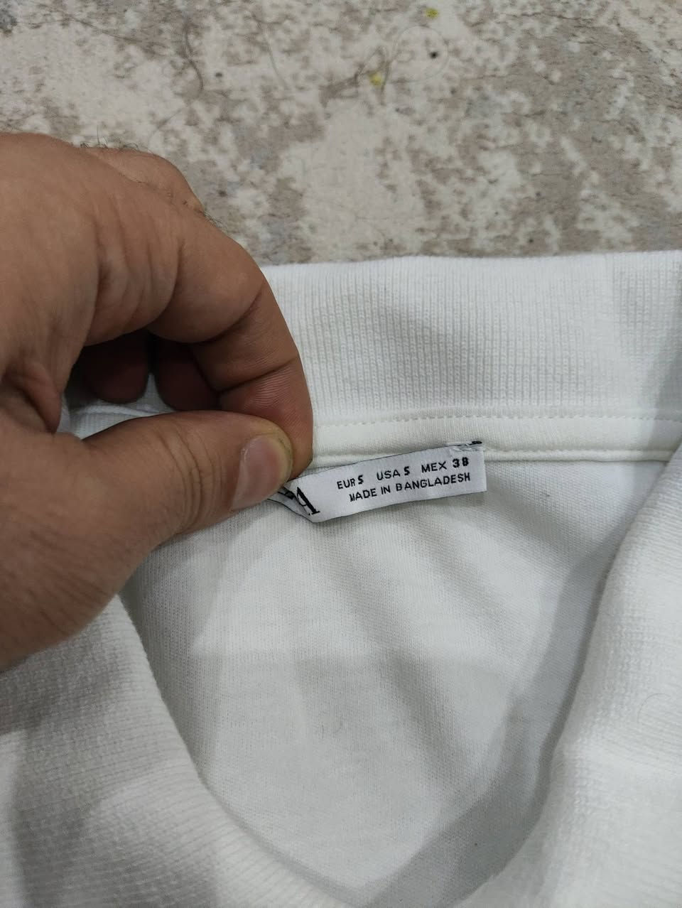 ZARA ✔️✔️
باله اوريجنال 💯💯 
النظافة 💯💯 
S القياس 
M يلبس 
52cm عرض الصدر
68cm الطول 
يتوفر توصيل لجميع محافظات العراق 🚙


**إذا كنت صاحب هذا الإعلان وتريد حذفه لأي سبب، رجاءا أرسل رسالة إلى الدعم الفني**