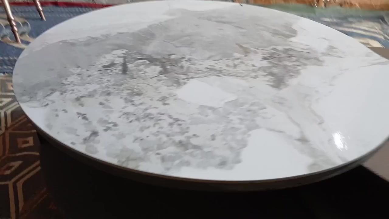 طبله وسطيه ماركه اصليه نظافه ١٠٠/١٠٠فيها مجرات دواره لتقديم الكرزات وواجبات الضيافه للاستفسار *********** بغداد
