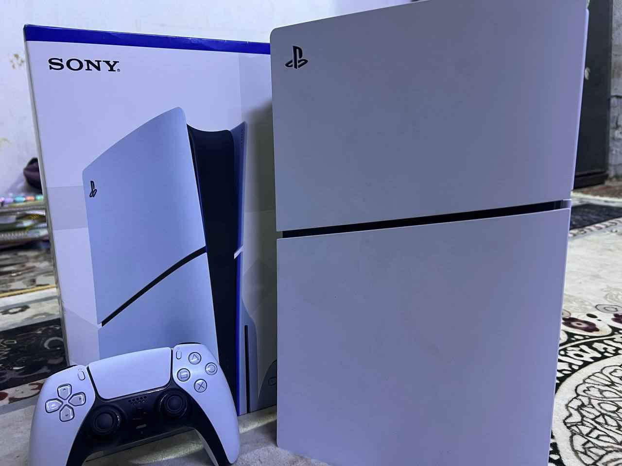 بلي 5 للبيع صالي اسبوعين من اخذته كامل ملحقات وياه يده اضافيه وياه اشتراك بلس ٣ اشهر 
*********** 
مكاني بغداد الغزاليه Colombo, Sri Lanka
