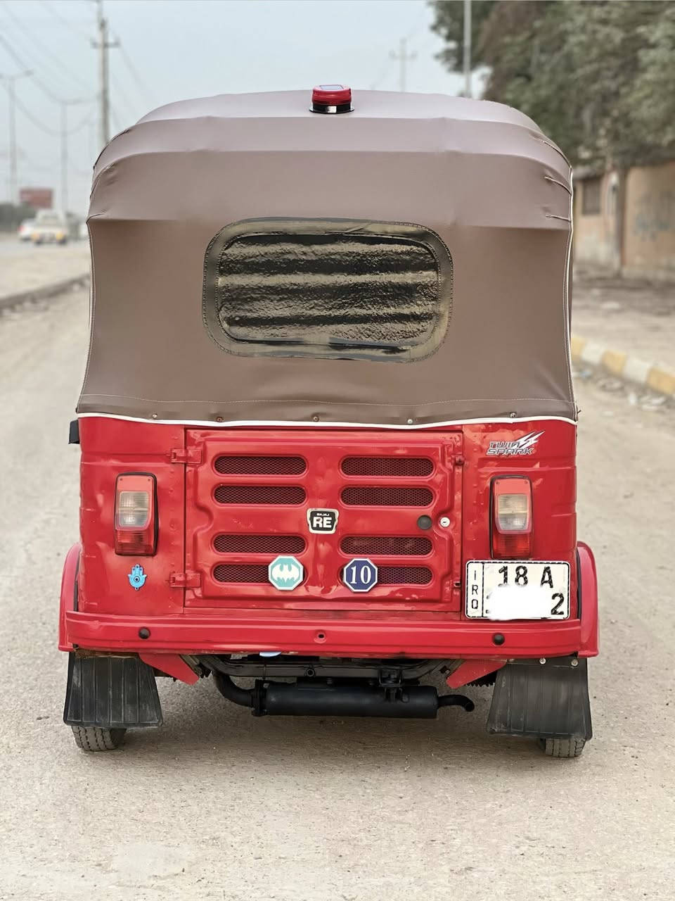 سلام عليكم
الحلال للبيع  18 شهر 12 يوم 26 محسوبه 19
وخروجها 19 شهر الثالث بالأوراق سابقاً

محرك عشرين 

رقم هزة جديد

تخم تاير جبلي

مسجل ودمام كامل

بيها دوس العبري معمره سابقاً وهسه تحتاج تعمير

بيها بارد بل كنر الايسر مال عبري

مصبوغه عام جماليه 

تاخذها ربع ماتصرف عليها كبل للشارع

حبايبي مكاتبه ما ابيع عقد مروري حصراً و الشراي يحول بسبوع
 

مكاني حلة الحمزة الغربي

هاتف ***********
