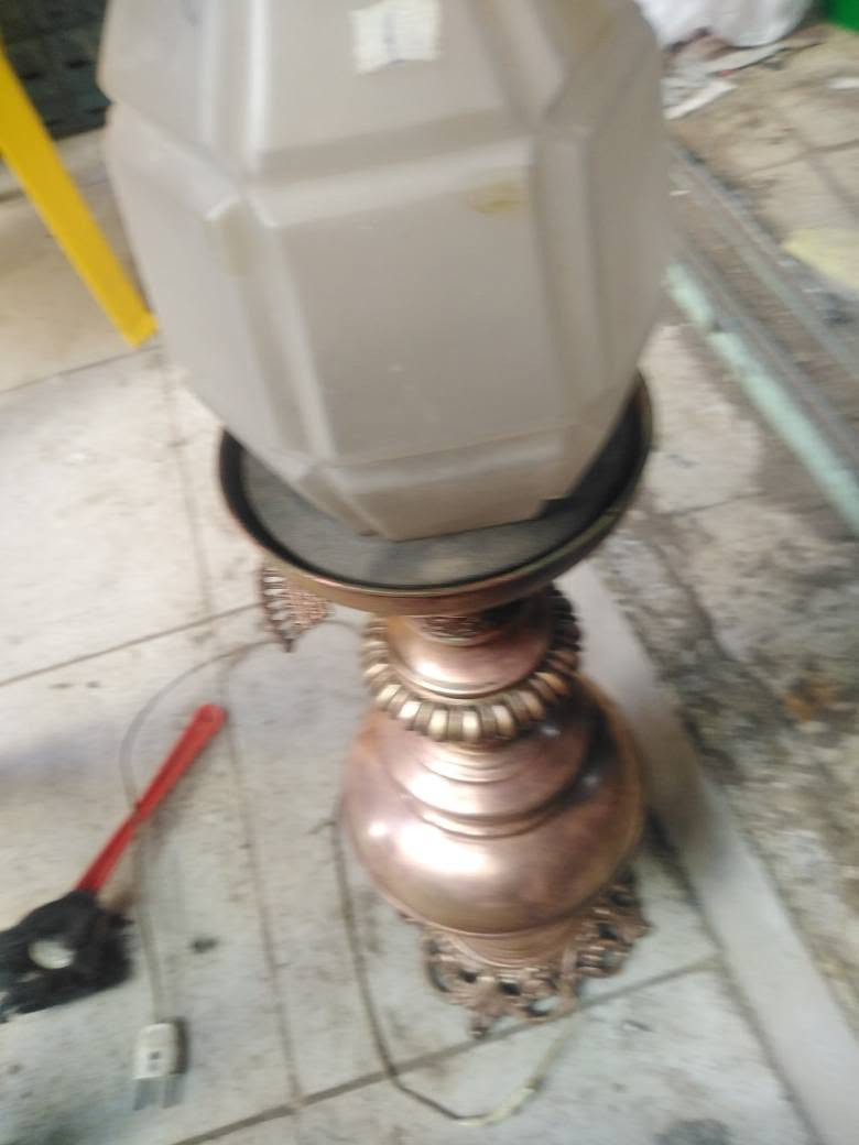 ابجوره تحفه فنيه الماضى نحاس انتيك على شكل لمبه جاز نحاس ارتفاع٨٥ الاسكندرية, مصر


**إذا كنت صاحب هذا الإعلان وتريد حذفه لأي سبب، رجاءا أرسل رسالة إلى الدعم الفني**