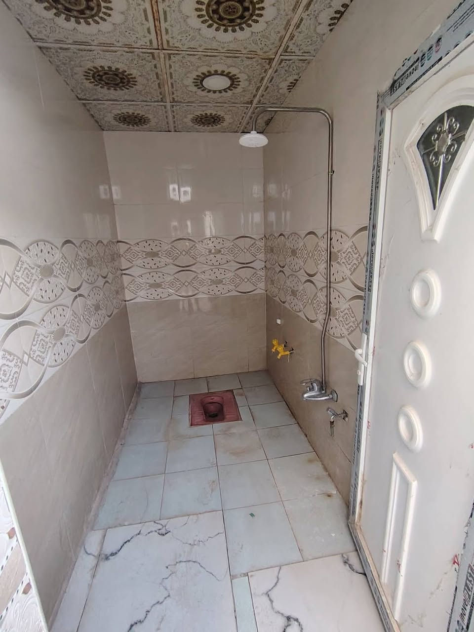 بيت للايجار🏠  80 متر الايجار سارع بلحجز سعره مناسب 

مقابل ملحق قريه الغدير عمود 317 بلخط الثاني بلبدايه 

📍 الموقع: محافظة النجف الأشرف

بيت 80متر بناء جديد تانكي وصخان بي لبيت كامل معايزه شيء خط مولد بي لبيت  جاهز للسكن

🟠 تصميم الخارطة : 

غرفه  - صالة  ـ ستقبال -صحيات  -مطبخ - منور 
سطح مطبك شتايكر 
ــــــــــــــــــــــــــــــــــــــــــــــــــــــــــــــــــ

سعر اللايجار 200 الف 

او من خلال الارقام التالية

 ***********
