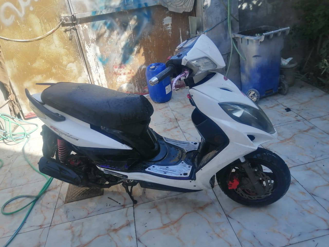 كامكو راسينك شغاله سلف مكينه نشطه نهضة ومعدل خير من الله كهربيات شغاله قفل جنطه قفل سكان ب٢٥٠ وبيه مجال مكان فضليه رقمي ***********
