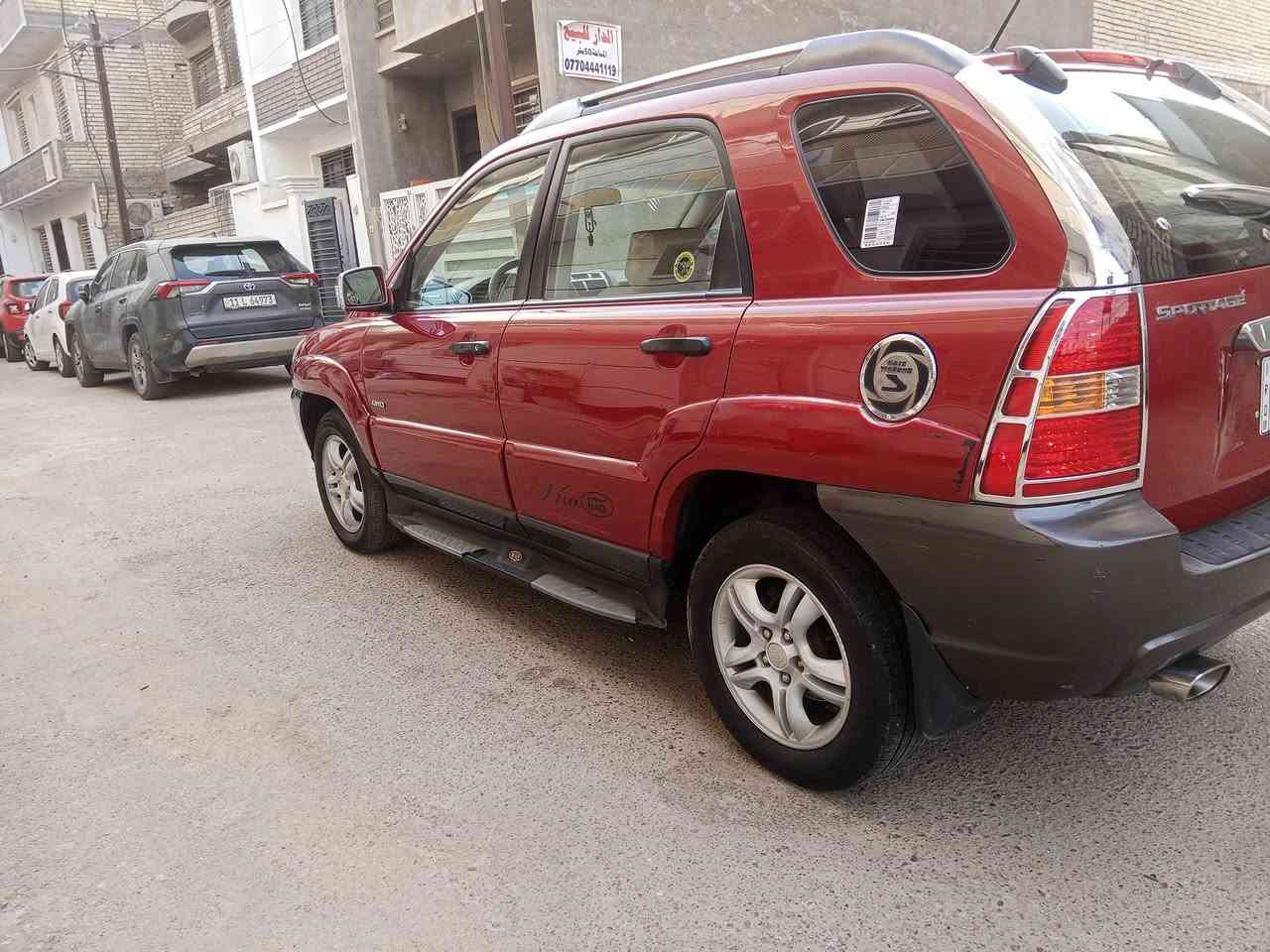 السلام عليكم كيه سبورتج موديل 2006خليجي سونار منشورة السياره جديده وجاهزه مكينه وكير وحداديه وصدر وتبريد وتخم تاير تبريد ثلج مكفولات مكينه6سلندر بسمي تحويل ثاني يوم رقم نكليزي الجديد العنوان بغداد رقم الهاتف 📞 ***********السعر86وبي مجال شي بسيط
