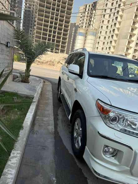 السلام عليكم لاندكروز 2010 محدث 2014
مواصافات بصمه تشغيل بصمه ابواب 
دفع رباعي فتحه سقف 
قطع تبريد انجماد 
حداديه جديده مكينه سته سلندر 
سياره كلش جديده رقم اربيل 
بيه بارده عله كد شبر بل جاملغ اليمنه  مكاني بغداد  
مراوس حسب القناعه 
السعر 330
***********
