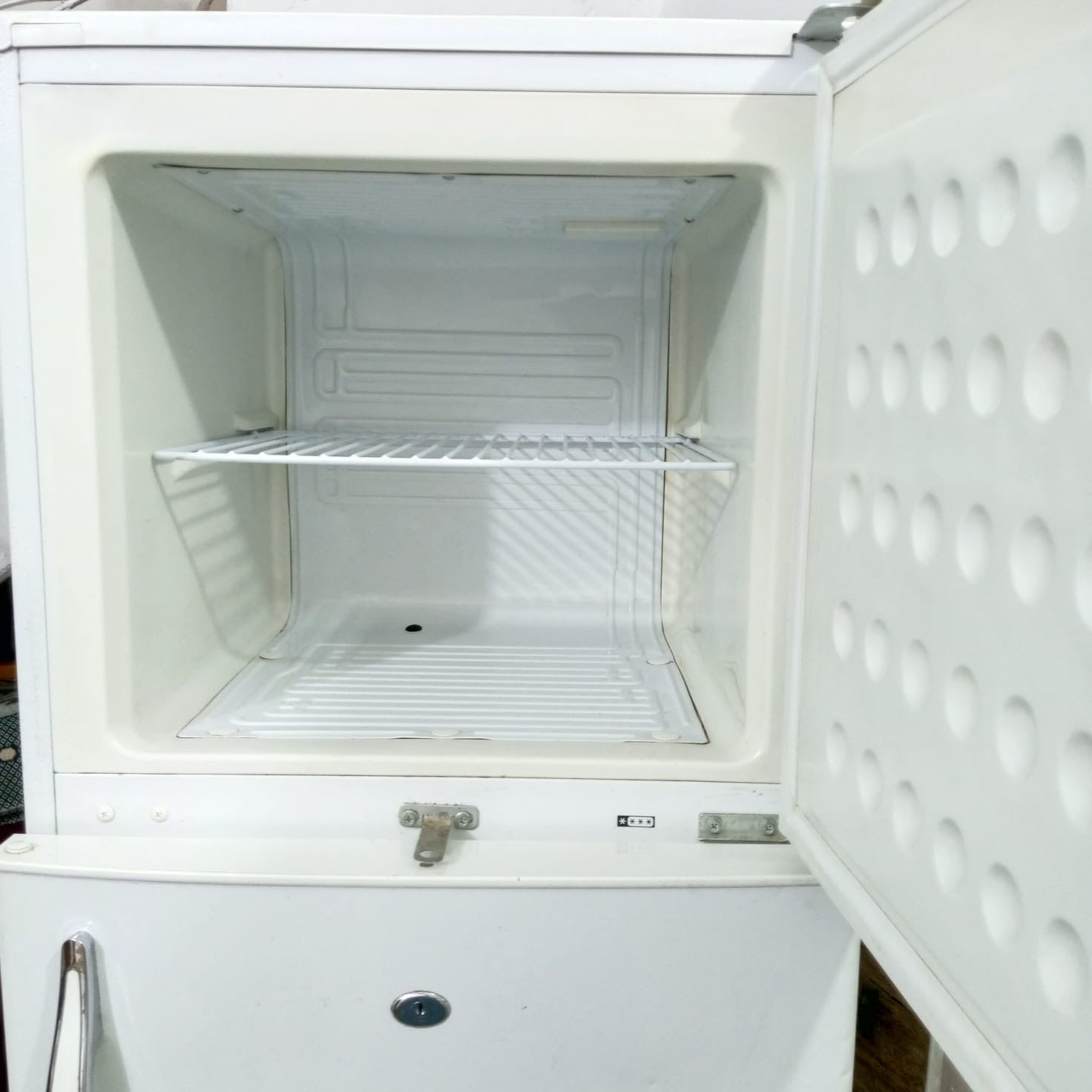 ثلاجة للبيع نظيف جدا بس متجمد نجف شارع المطار يردوهة ب100 وبيهة مجال للشراي


**إذا كنت صاحب هذا الإعلان وتريد حذفه لأي سبب، رجاءا أرسل رسالة إلى الدعم الفني**