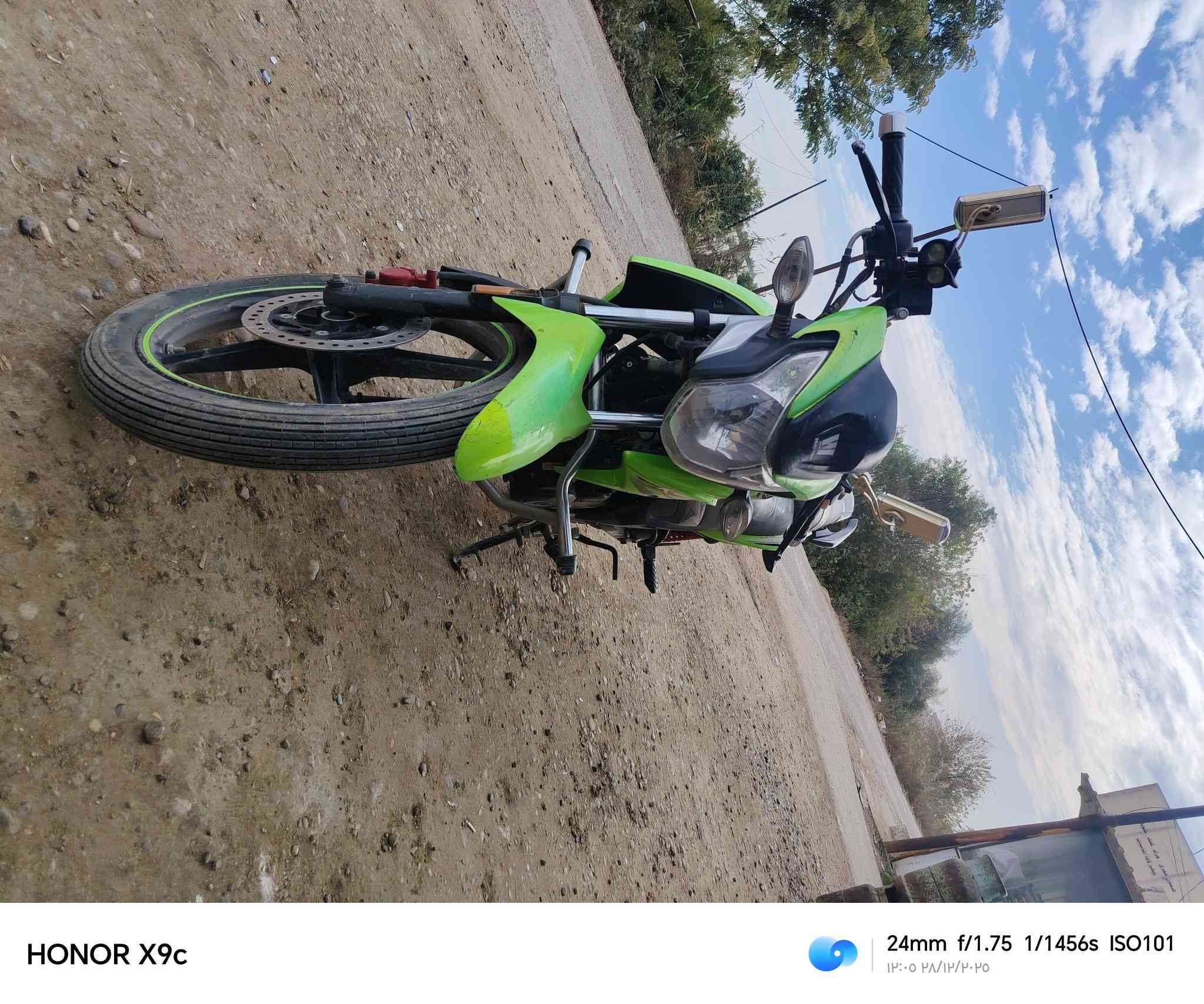 السلام عليكم دراجه للبيع هاوجي اوراقهه كامله الستفسار على هاذا رقم
 ***********
***********
