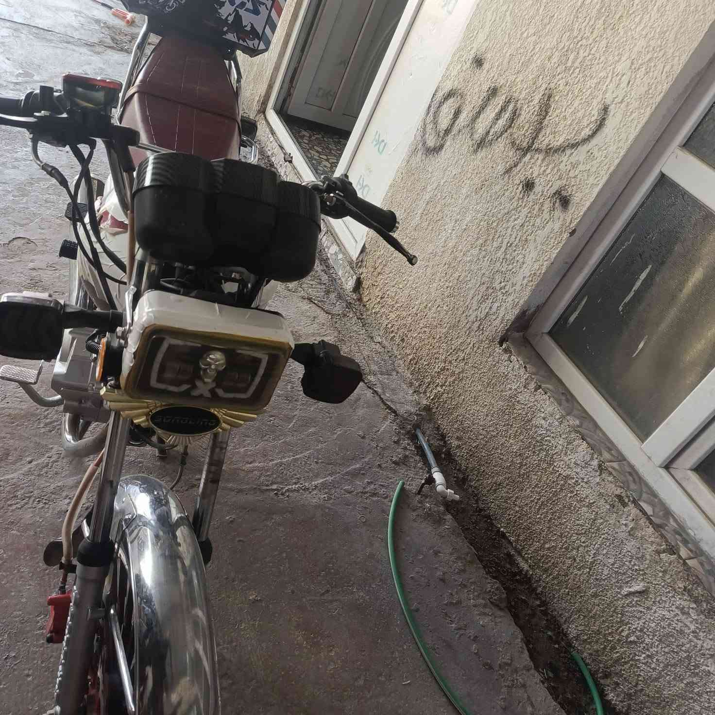 السلام عليكم دراجه للبيع ما بيها اي نقص بعدها بحيلها موديل 25 مكان بعقوبه منطقه باب الدرب السعر 725 بها مجال رقم هاتف ***********
