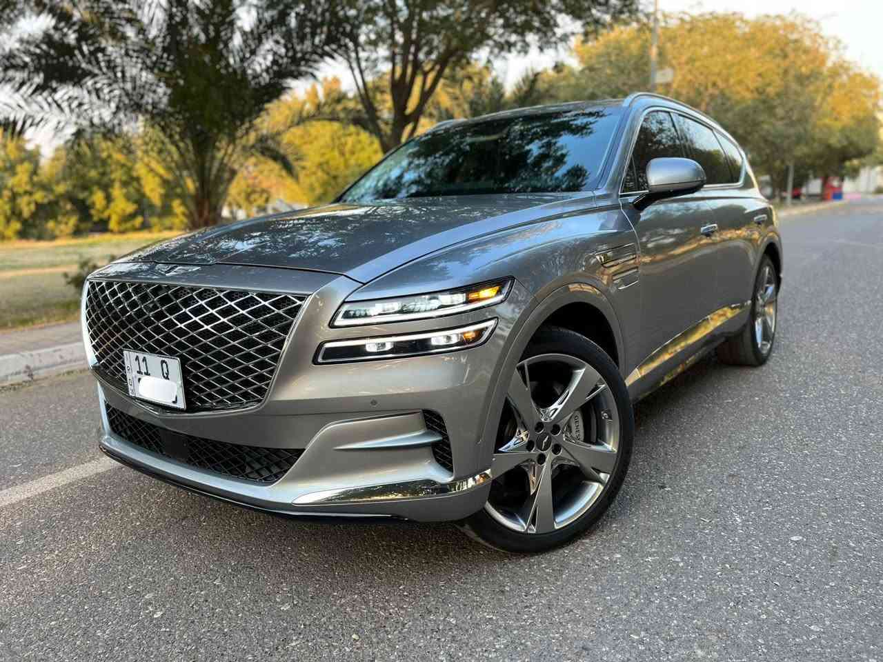 السلام عليكم 
للبيع جنسز GV80 سياره جديده جدا موديل ٢٤ 
ماشيه ٢١ الف 
المواصفات فووول اعلى فئه برستيج 
المحرك ٦ سلندر  سعه 3.5 
بانوراما 
كامرات عدد ٤ 
كراسي جلد وكهرباء ومساج 
صندوق كهرباء 
بردات جانبيه 
رادار امامي خلفي جانبي
ومواصفات كثيره 
السياره بدون صبغ عل فحص 
الحادث جاملغ امامي مبدل نفس اللون 
رقم بغداد بسمي 
***********
السعر ٣٩٠ ورقه
