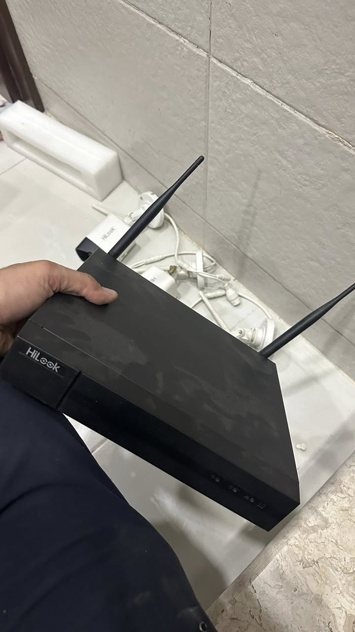 للبيع كامرات اي بي وايرلس هايلوك اصلي ٢ ميكابكسل 
تكدر تربطهن وايرلس وتكدر تربطلهن poeswitch وتشتغل اي بي عادي 
مشتغلات قليل كلش 
السعر ١٥٠ الف 
وشاشة ٣٢ نظيفه سعر الشاشه ٧٥ الف 
يوجد توصيل 
ومكاني بغداد الدورة تريد تجي تشوفهن وتفحصهن قبل لاتاخذهن


**إذا كنت صاحب هذا الإعلان وتريد حذفه لأي سبب، رجاءا أرسل رسالة إلى الدعم الفني**