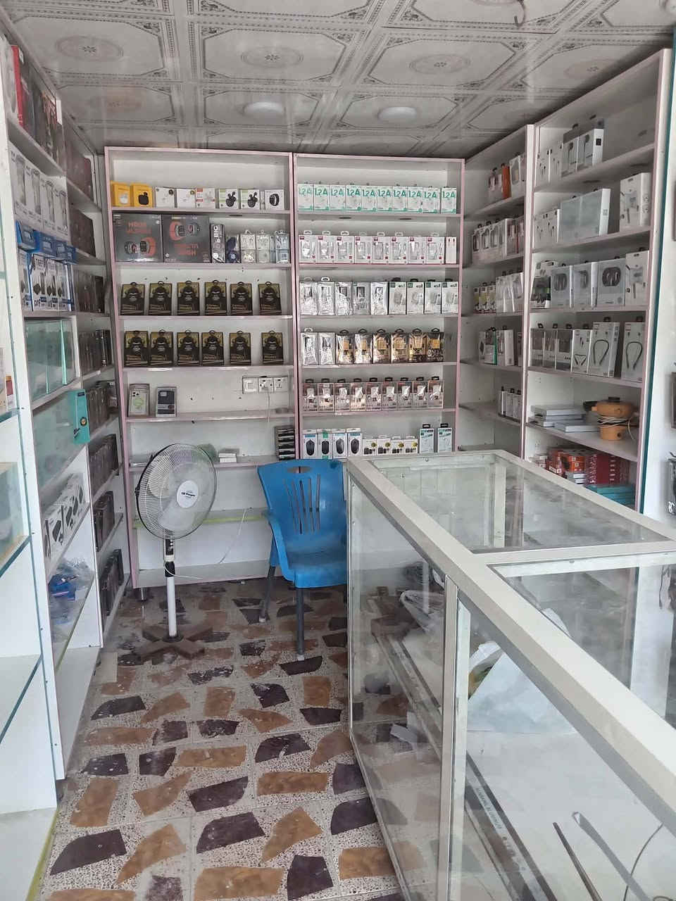 محل البيع مع اليجار يوجود مع طابعه جهاز رصيد وغير شغلات الموقع مدنيه القاسم السياحي مقبيل الكراج
توصل خاص ‏‪***********‬‏
