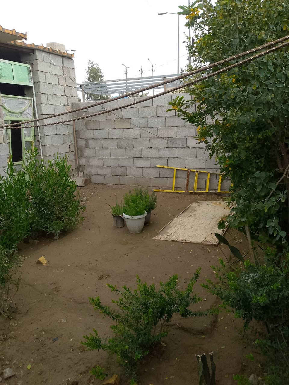 سلام عليكم بيت حواسم للبيع مسقط شارع الشركه ***********
