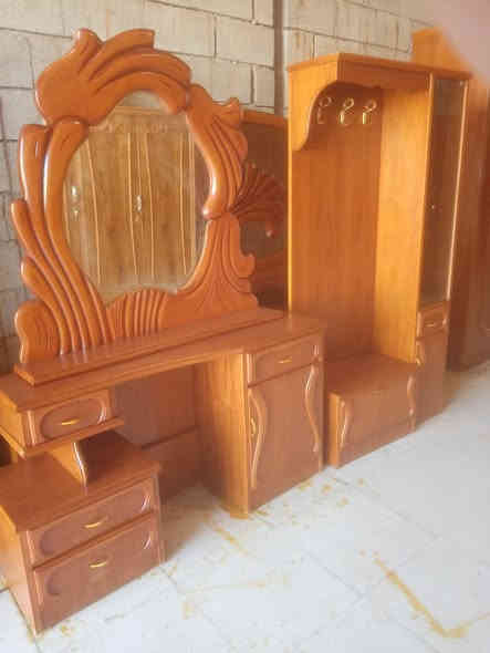 غرفه سته أبواب ملحق شغل ثكيل حيل نضيف حيل شغل درجة اولى نقش ***********
