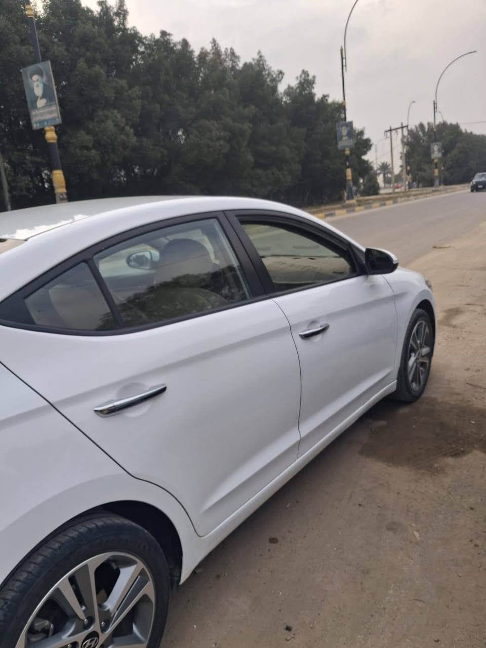 النترا ميديل 2019
كامل مواصفات كفاله
بصمه
بارد بجه اليمين 
السعر: 170ورقه وبيه مجال 
ومراوس النترا: 2024او 2025 ☑️
للستفسار: ***********
