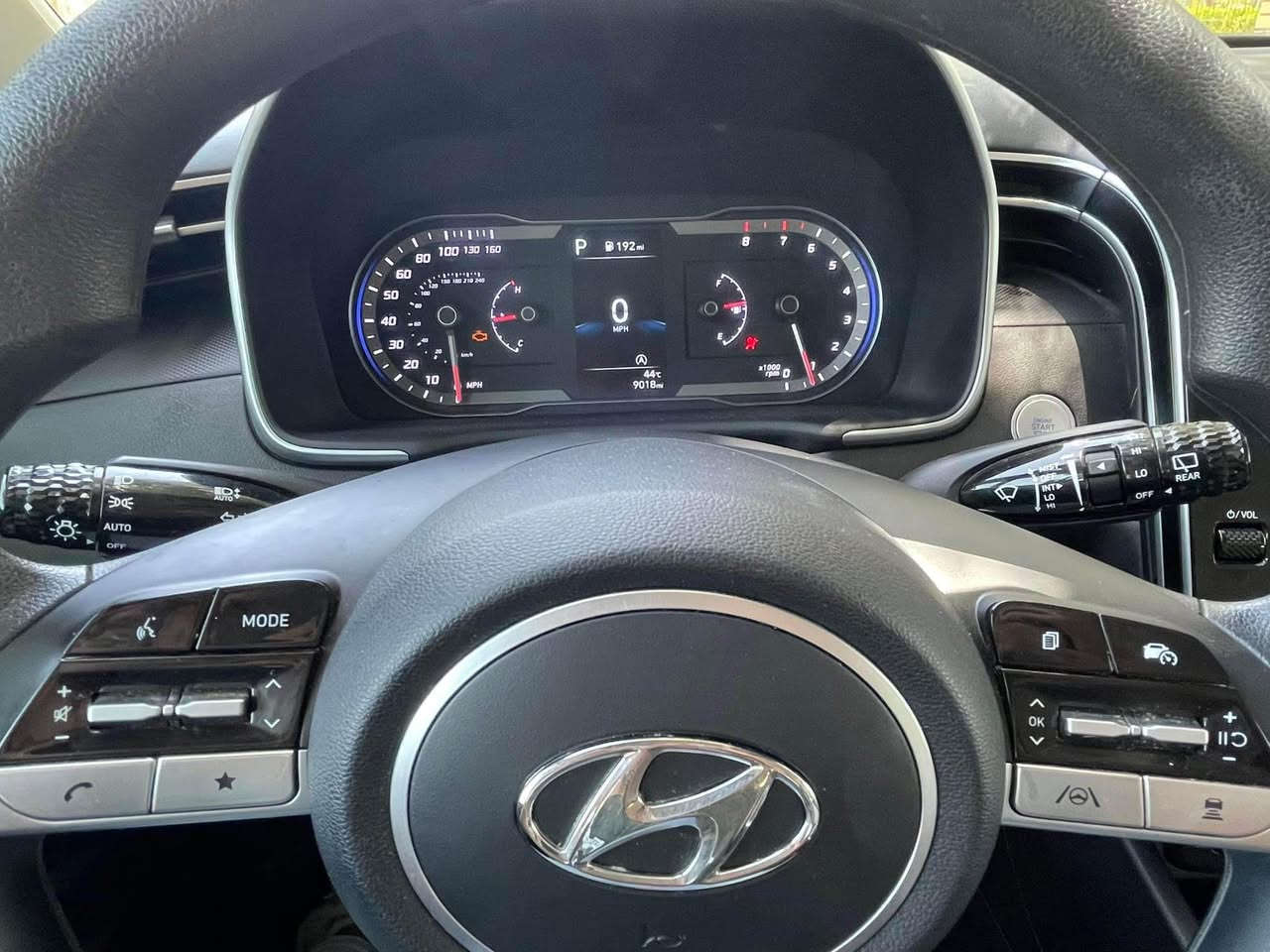 السلام عليكم شباب للبيع توسان امريكي 2022 باسمي تحويل مباشر
مواصفاتها
فور ويل
اوتو هولد
مانع انحدار
بصمه تشغيل عن بعد
تبريد قطعتين
كشن كهربائي
رادار امامي خلفي
كشن جلد
توقف ذكي
تحديد مسار
ماشيه 38مايل
مكانهه المحموديه

صوره الحادث مرفقه
*********** بغداد, العراق
