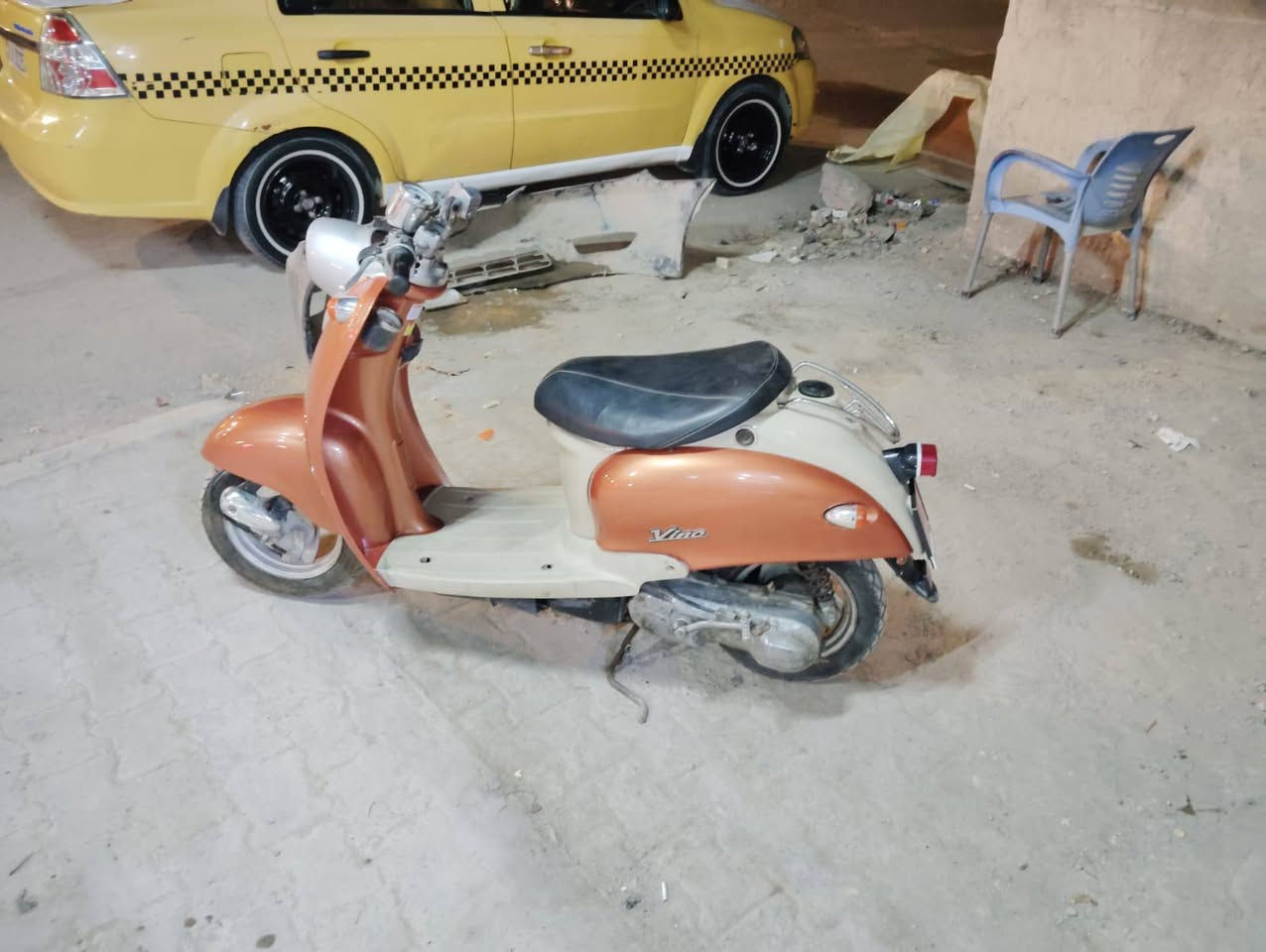 دراجه عبد الحليم🛵 كلشي شغال ماكو بيه نقص مكينه وكير خير من الله ما بيه طخه السعر 400 💵/وبيه مجال/ مكان كوفه سهله قرب مسجد🕌 صعصعه بن صوحان الرقم *********** وبي واتساب
