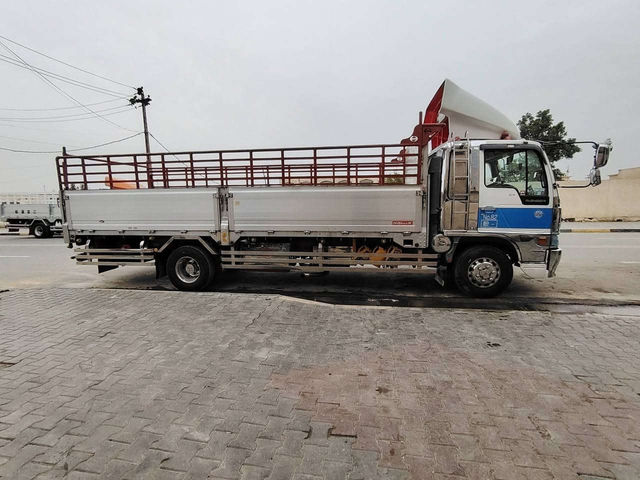 سلام عليكم سياره هينو انكر ستة وربع بلادي ٨٠ سوبر سياره جاهز من كلشي مكان كوت ***********موديل ٩٧
