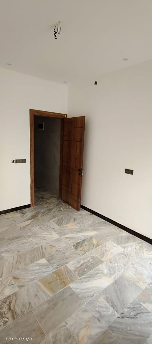 للبيع مساحة ٤٨ ونص✅
📍الموقع حي القاهرة الشماسية قرب الخط السريع 
🏠يحتوي الطابق الأرضي على طرمة صالة ومطبخ وخدمات 
والطابق الثاني يحتوي على غرفتين نوم وخدمات
والطابق الثالث بيتونة +سطحين 
📍عنوان المكتب حي القاهرة بظهر تانكي المي
الاستفسار 
***********
