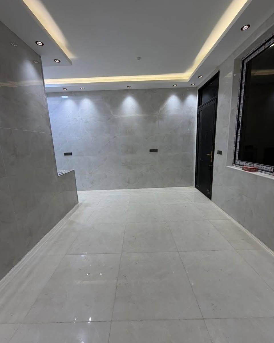 #دار_للبيع_طابو_زراعي 👇👇#استلام_مباشر
#الموقع // #حله_نادر_الثانيه_حي_الزيتون_الجديد

 #طابقين_بناء_حديث_درجه_اولى

#متوفر_كافه_الخدمات✅ ماء مجاري كهرباء تبليط عرض الشارع 10م اناره ليلية تحويل مباشر

#المساحه // 200 م واجهة 10 م ❌ نزال 20 م

#السعر // خاص

#التفاصيل ( استقبال + مطبخ حار وبارد + هول 

+ غرف نوم عدد 4 + مجمع صحيات عدد 3

+ منور عدد 2 + كراج سيارة )

——————————

للاستفسار اكثر مراسلة الصفحة او الاتصال 

 #علاء_الغرباوي  📞 ***********

او مراجعه المكتب 🏠#مكتب_روعة_اللقاء_للعقار 🏠

               🏗️ #مــوقع_المكتب🏗️

{ بابل/ حله نادر الاولى شارع الخدمي قرب سكله صدام }
