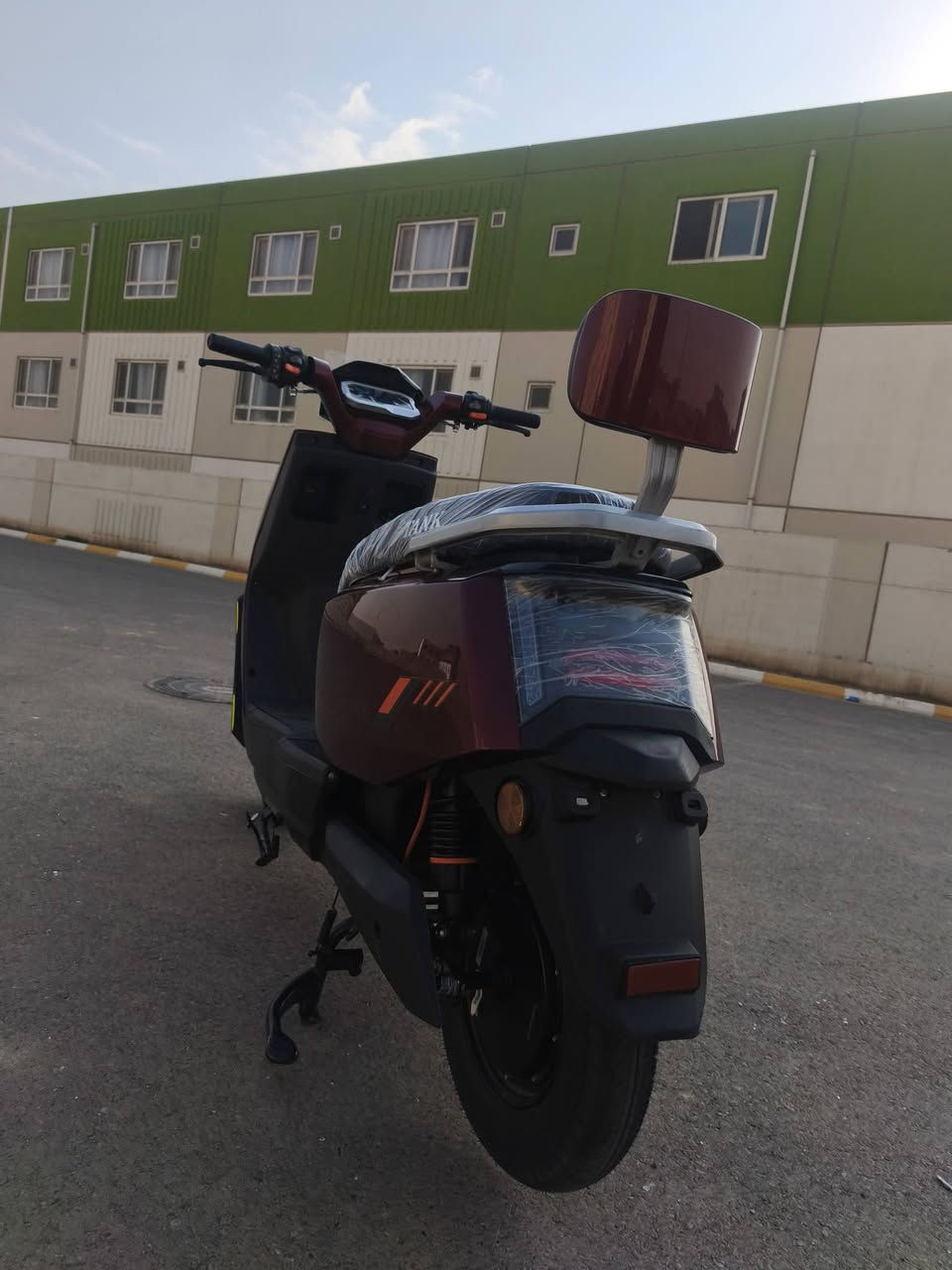 السلام عليكم
دراجة عين الوحش شركة TANK زيرووو مديل 2026 مابيهة شخط فولل مواصفات 
دبل بصمة + كارت + دبل سويج 
تشغيل عن بعد 
نضام بلوتوث 
نضام R و P 
سرعة 99 
6 بطاريات جدددد
شاشة دجتل 
4 نمر 
لد امامي خلفي 
اشاير يمين يسار
ويل كروم 
لايت زنون عالي ناصي 
مساحة تخزين كبيرة 
الدرجة زيروو بمعنى الكلمه السعر 900 وبيهة مجال بسيط مكاني بسماية الهاتف ***********
