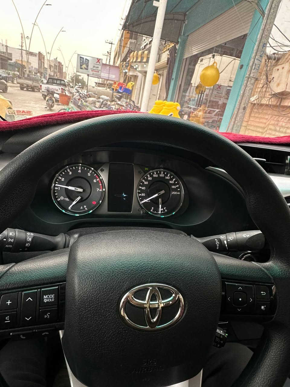 السلام عليكم تيوتا هايلوكس موديل 2025 زيرو ماشيه 2000 رقم صلاح الدين على وضع الشركه السعر جداً مناسب مستعجل عليها مبدلها بنيد شركه ما مصبوغ موجود سونار السياره بوضع الشركه 305 ورقه اتفق وياك ثاني يوم احولك السياره وبيها مجال بسيط لشراي
الشراي الاتصال ***********
