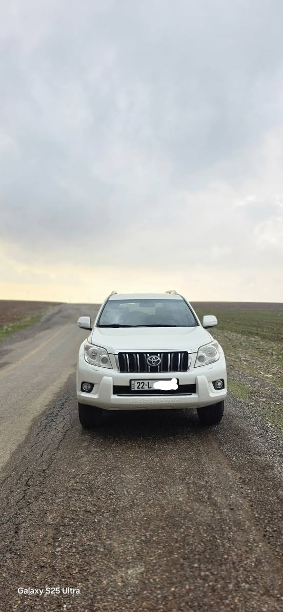 تۆیۆتا پڕادۆ بۆ فرۆشتن  2012 یە سەنەوی تا 27 هەزەی تازە بۆ کراوە  120کم هەزار  ڕۆیشتوە   ئەو شوێنەی بە سوور نیشانم کردوە ساردە کوتە و هیچی تری نیە 
ژمارە مۆبایل *********** أربيل, العراق
