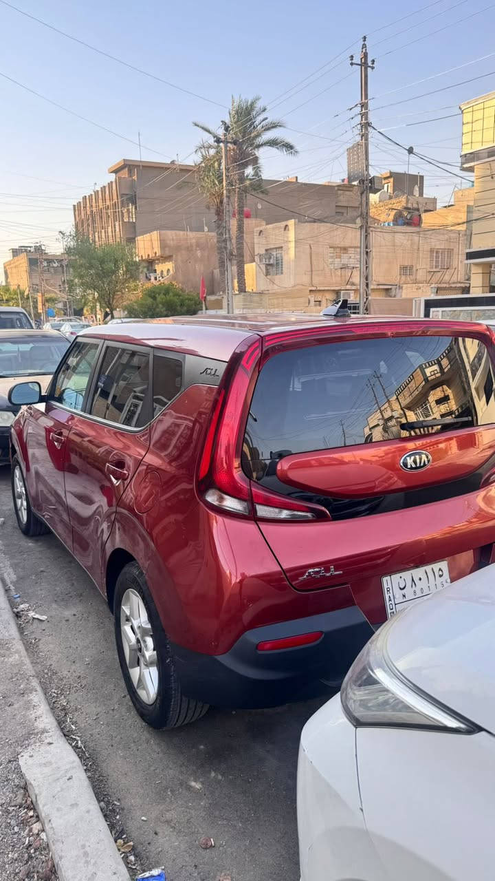 كيا صول موديل ٢٠٢١ماشيه ٣٢ الف مابيها صبغ حادثها ضربه خفيفه بالبنيد ما مصلح مكينه كير مكفوله سعرها ١٣٥ وبيها مجال مكاني بغداد البنوك ***********
