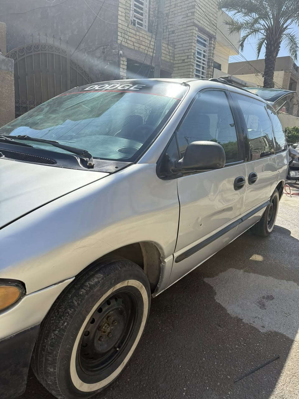 السلام عليكم 
دوج موديل 2000 للبيع السيارة محدثة كير ومكينة 2007 3800
رقم بغداد بأسمي 
السعر 42 
مكان البياع 
***********
