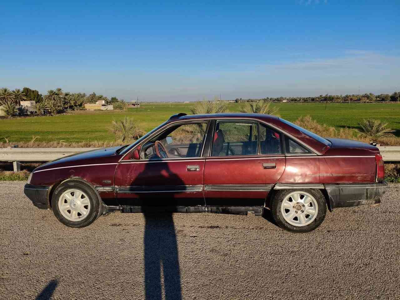 السلام عليكم
اوبل اوميكا موديل 1990
كير عادي مكينه وكير مكفولات مصفرة ولا ربع عليها ب30 وبيه مجال 
المكان النجف عباسية ***********
