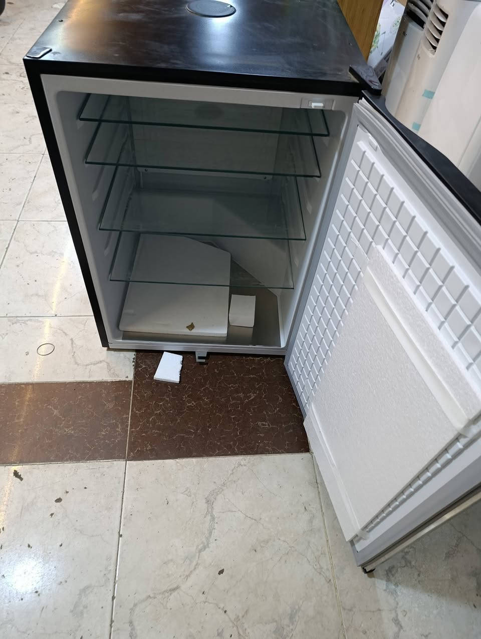 ثلاجة طلعلي بل باله استرالي راقي جدا أعطي سعرك وبلعافية


**إذا كنت صاحب هذا الإعلان وتريد حذفه لأي سبب، رجاءا أرسل رسالة إلى الدعم الفني**