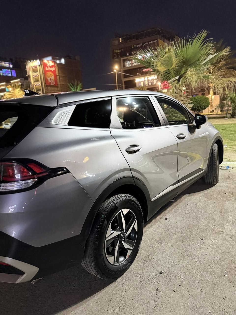 السلام عليكم 
كيا سبورتج 2023 رقم بغداد الجديد هايبرد وارد امريكي صور الحادث مرفقة  
المواصفات : 
شاشة ديجتال / 
كير ماوس / 
تدفئة كشنات / 
فور ويل / 
هاندبريك دكمة / 
قطعتين تبريد / 
مود درايف / 
/ LED امامي وخلفي 
اوتو هولد / 
مانع انحدار / 
مانع انزلاق / 
رادار امامي /
سياقة ذاتية/ 
محرك 1.6 توربو/
المسافة المقطوعة 43 الف ميل 
المكان بغداد الجديدة حي الخليج 
للتواصل والاستفسار :***********
***********
السعر 185 بيها مجال قليل
