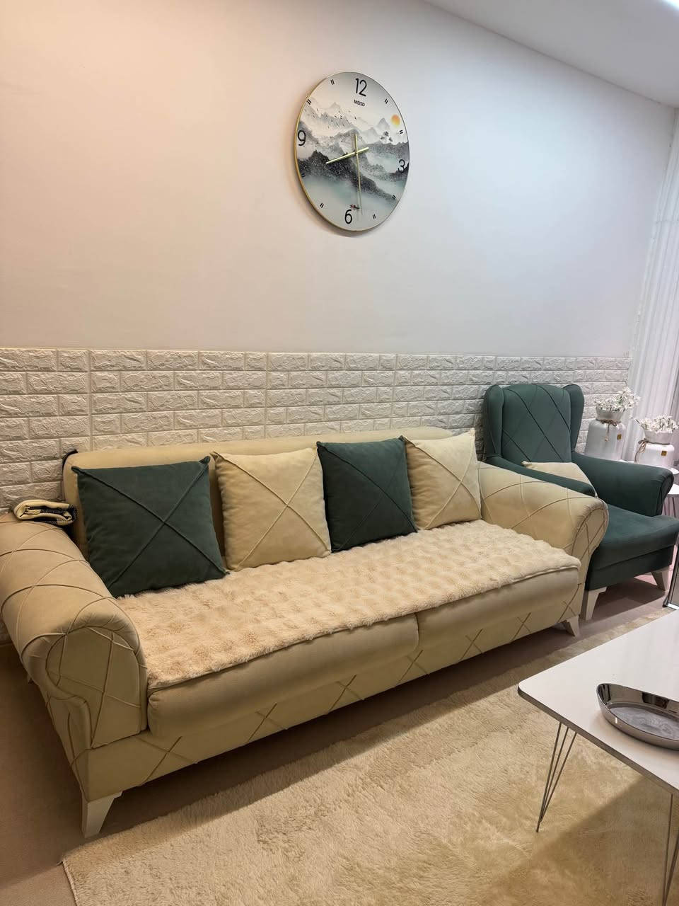 تاقم قەنەفەی تورکی ١٠ نەفەری زۆر کەم بەکارهاتووە وەک لۆک وایە هیچ دڕاوی و کاڵبوونەوەی نیە ، ژێری مەخزەنە
لە سلێمانی نرخی ٦٠٠ هەزار و معامەلەیەکی کەم السليمانية, العراق


**إذا كنت صاحب هذا الإعلان وتريد حذفه لأي سبب، رجاءا أرسل رسالة إلى الدعم الفني**