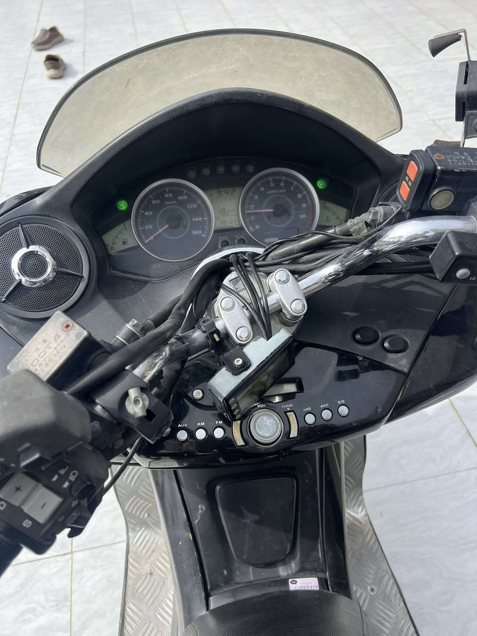 يالله السلام عليكم
فورزه صفر. 10 اس سفن للبيع 
فول مواصفات 
هيتر يدات ام بي ثري بلد 
اريل جي بي اس 
مصباح جنطه 
مكينه كير كهربائيات خير من الله 
دبلات الماميه تعبانات 
تايرات خير من الله 
الدراجه مصبوغه عام جان لونها اصفر او صبغتها اسود 
أوراق موجوده
السعر 1250 مليون او ربع. او بيها مجال شي بسيط حك الجيه 
لاستفسار خابر ودلل. 
***********   بغداد خلف بوابه الراشديه
