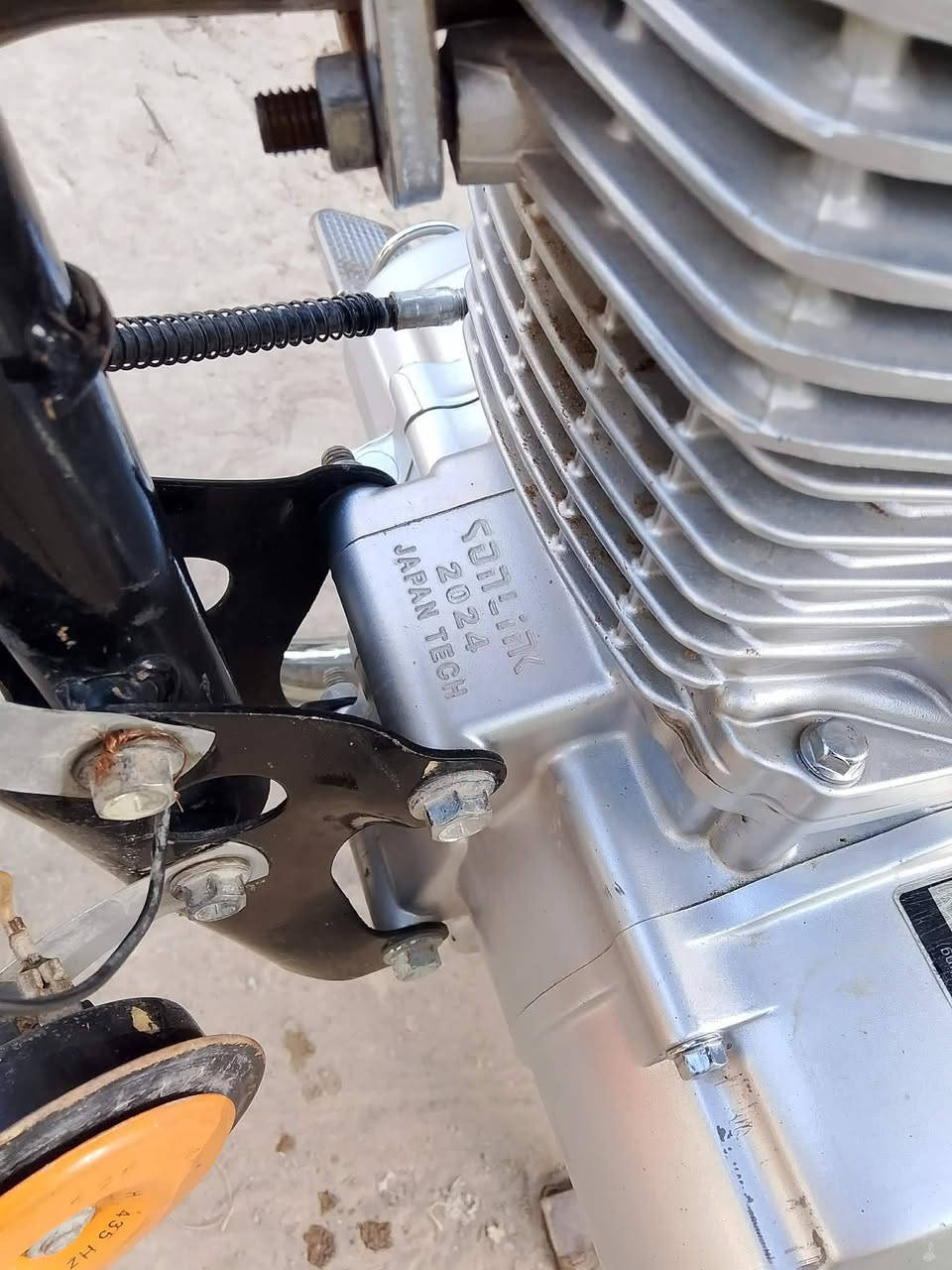 وينهم جماعت تعمير سلام عليكم دراجه للبيع او مراوس بتعليك اوراق خمس نمر موديل اربعه  مكاني سدر دغاره العويدين رقم  ***********
