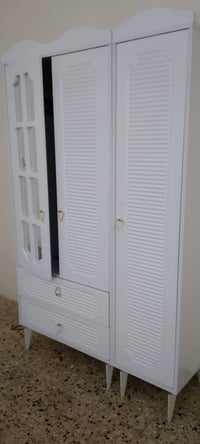 غرفة خشب • ٧ مقاعد • طاولات مرمر