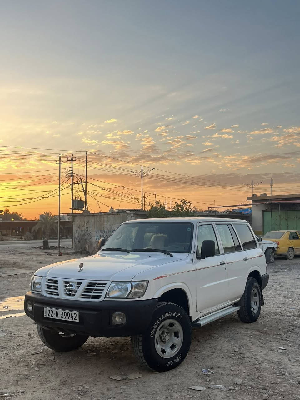 السلام عليكم
نيسان بترول للبيع 
موديل (2001) سلك 
رقم اربيل بسمي شرط حاسبه بغداد 
مصبوغه حزام جماليه القماره قطره صبغ مابيها 
كهربائيات تبريد تدفئه كلها شغاله 
عليها منضومة غاز 120 لتر 
غاز و بانزين  فوريل شغال 
قفل اكسل السياره مال جناي 
السعر (115)وبيها مجال 
***********
