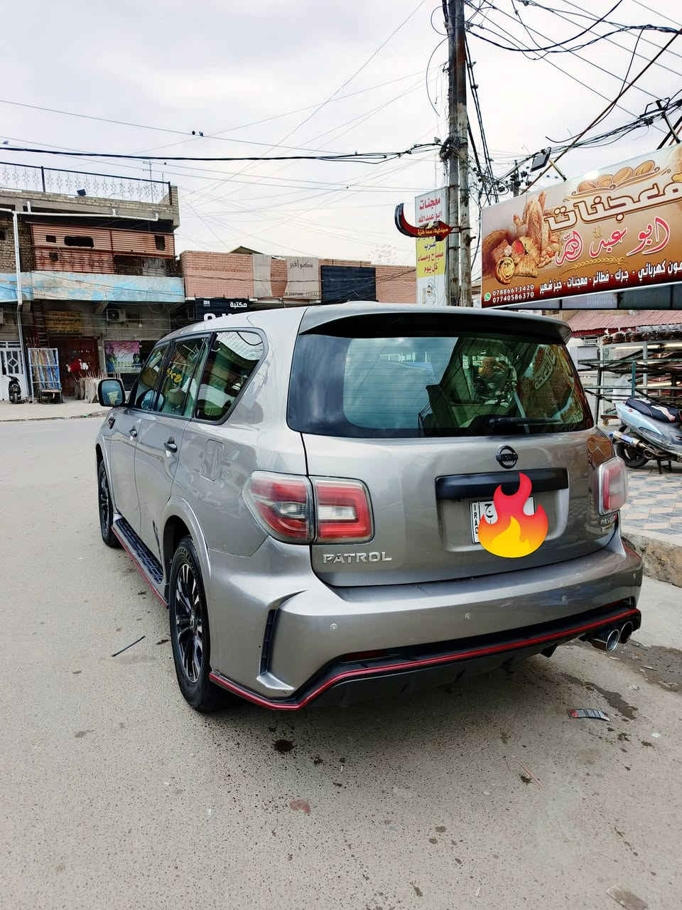 نيسان باترول 2011 وارد خليجي 
محرك se 
بيهه صبغ ربع الجاملغ و ربع البنيد بدون دواخل 
السيارة محدثة داخل و خارج نيسمو 
ماشية 190.000 السعر  ٢٠٠ورقة و بيه مجال الشراي يتصل ***********

