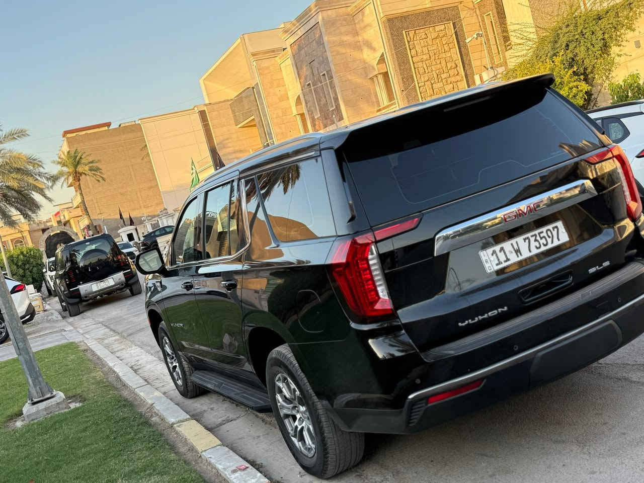 جمسي يوكن 
المواصفات SLE2023
ماشية 49000كيلو متر 
السيارة داخل الضمان وتبديل الدهن داخل الشركة
السيارة مكفوله كفاله عامة. 
الادامه داخل الشركة حصرا ً
رقم بغداد بأسمي تحويل ثاني يوم
عليها تغليف ppfضمان عشر سنوات تكلفة 2000دولار  
السيارة جداً نظيفة 
السعر :46500 يعني 4 شدات و65 ا وبيها مجال 
المكان شارع فلسطين 
الرقم :***********
