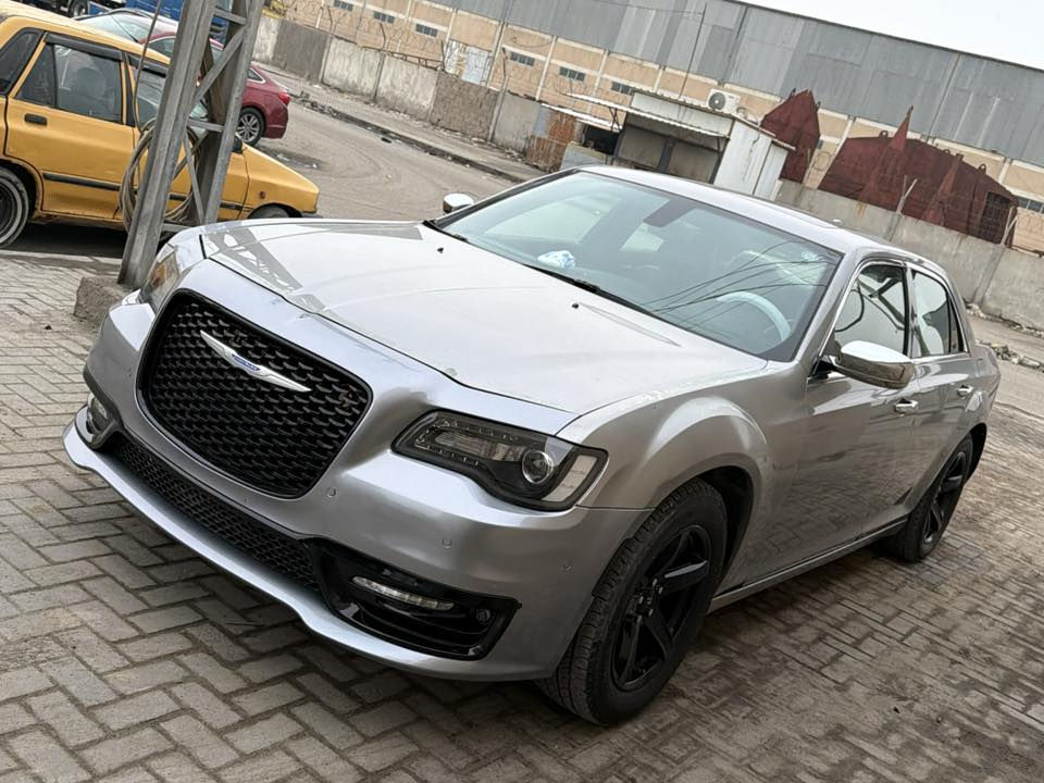 السلام عليكم
ادوات كصة جنطه شغل باجات

محدثة 23

اوباما   بلاتينيوم فئه C    

مواصفاته. 

رادارات جانبيه.  وخلفيه واماميه 

حساسات امامي وخلفي 

بانوراما  فتحه 

كشنات جلد  تحكم  فول مع تدفئه كشنات وتبريد 

خزن ميموري مع فتحه البصمه تتحرك المري الجانبي والكشن والأستيرن 

اشارات بالمري مع رادارات بالمري 

كلاصات حار وبار يعني تدفئه تبريد 

شاشه كبيره مع كاميرا خلفيه 

تحكم ستيرن مع مثبت سرعه 

جهاز اقراص وفلاش داخل الجكمجه. 

برده خلفيه بلاد 

محرك 3600

كير عصه 

تشغيل عن بعد

تبريد امامي وخلفي تحكم  خير من الله 

راديتر ماء جديده مع ماء احمر 

كوع فافون مع ولف حماوه جديد 

ضواغط جديده 

قايش جديد 

حداده فول 

ويل وتخم جديد 18

سياره ماناقصه اي شي 

متومه وجاهزه

رقم اربيل

السعر 65 

شعندك مراوس نزل

العنوان البصرة

***********
