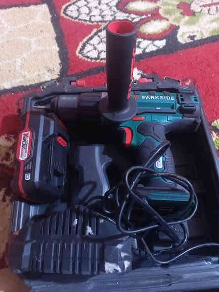 سلام عليكم اخوان دريل بارك سايد اخو جديد كامل بطاريه وشاحنه سعر 80قفل رقم الهاتف ***********
